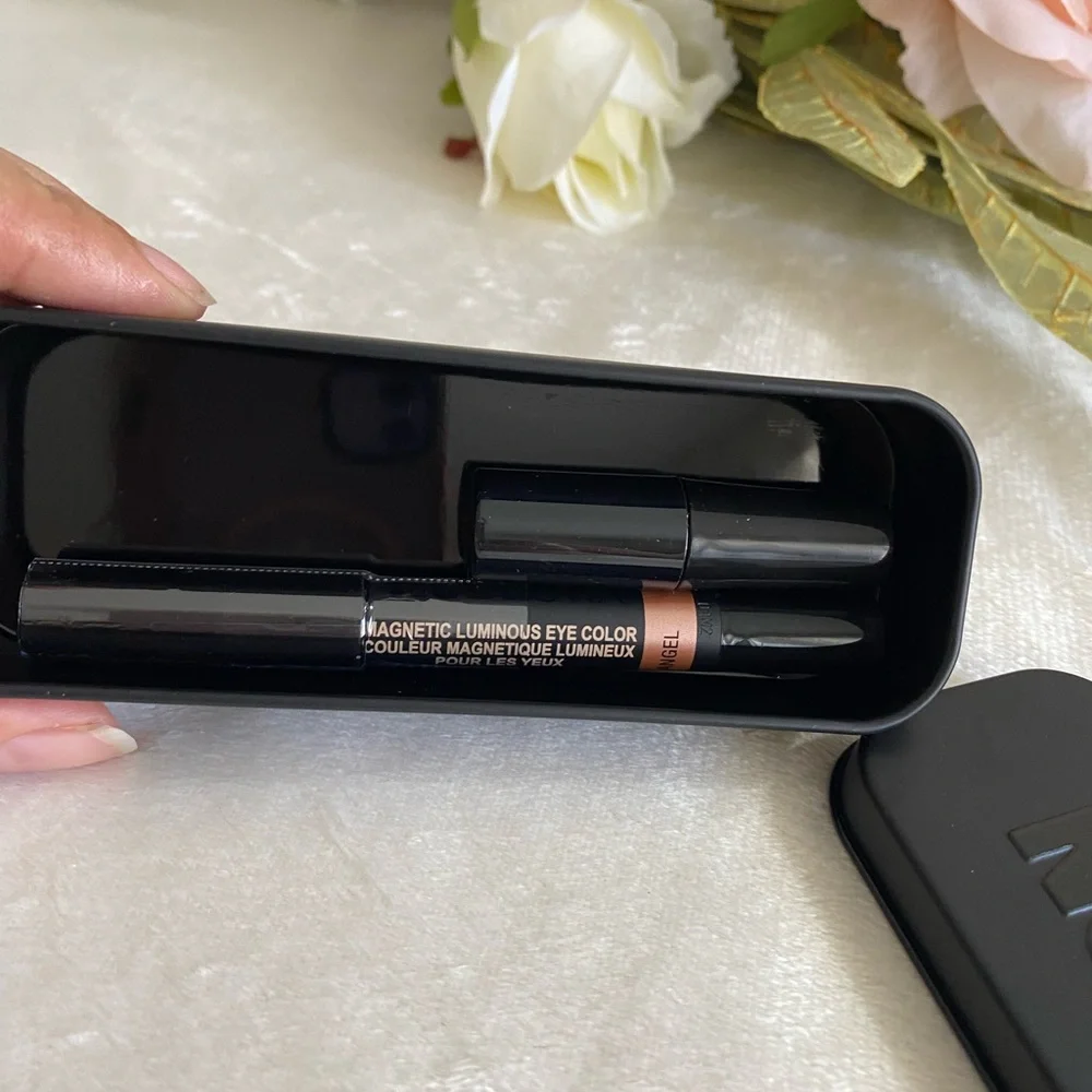 NUDESTIX EYESHADOW PENCIL ✏️ WITH SHARPENER COLOR ANGEL